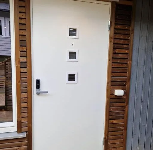 Stilren Med Egen Inngang Og Kokemuligheter. 公寓 特罗姆瑟